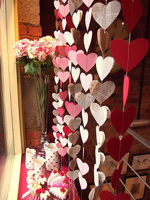 Украшения на день святого Валентина шторой из сердечек
