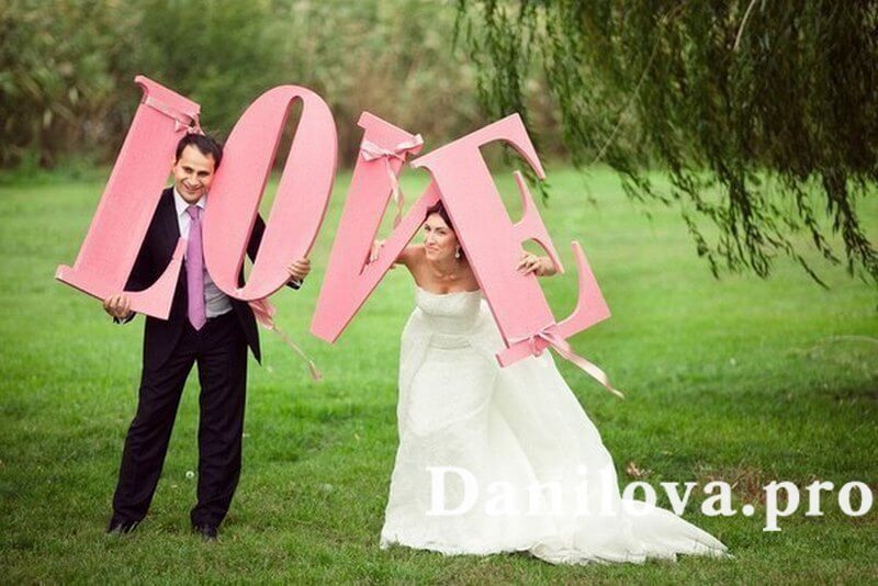 Буквы на свадьбу розовые